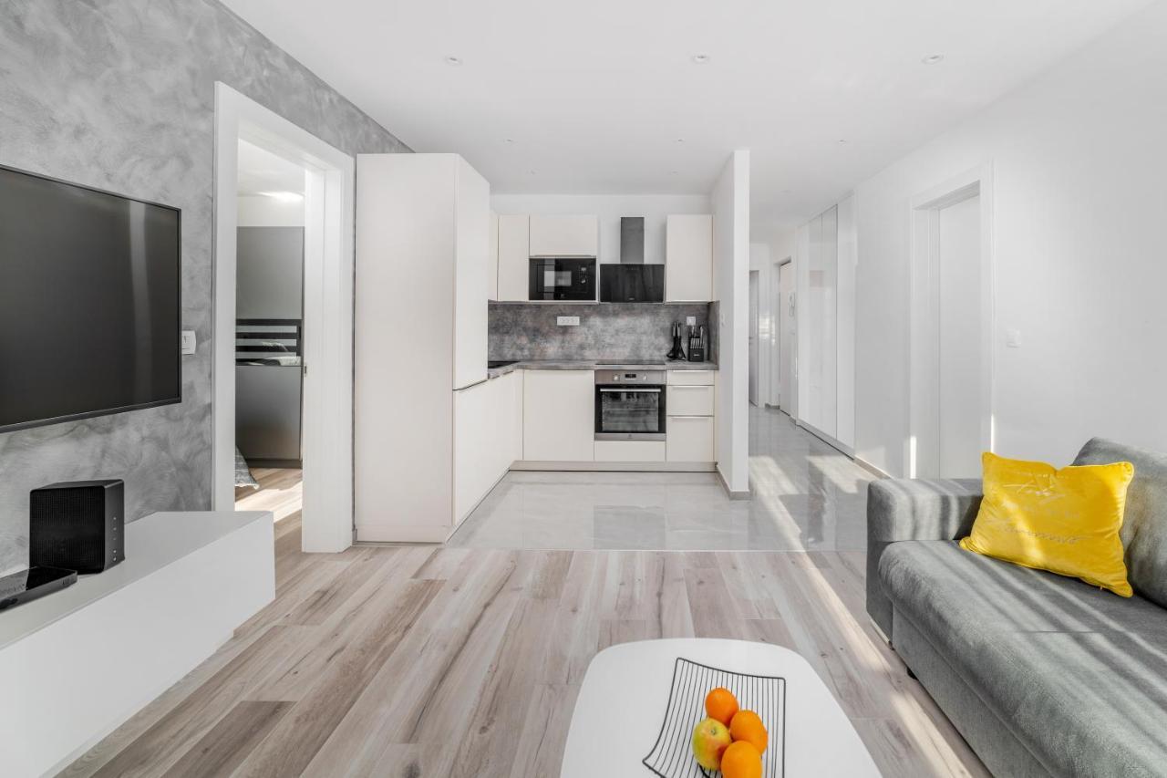 Luxury Apartment Sandra Split Bagian luar foto